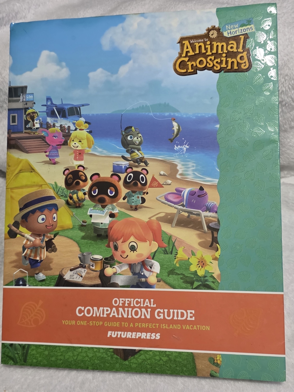 Animal Crossing: New Horizons Official Companion Guide - Green Cover